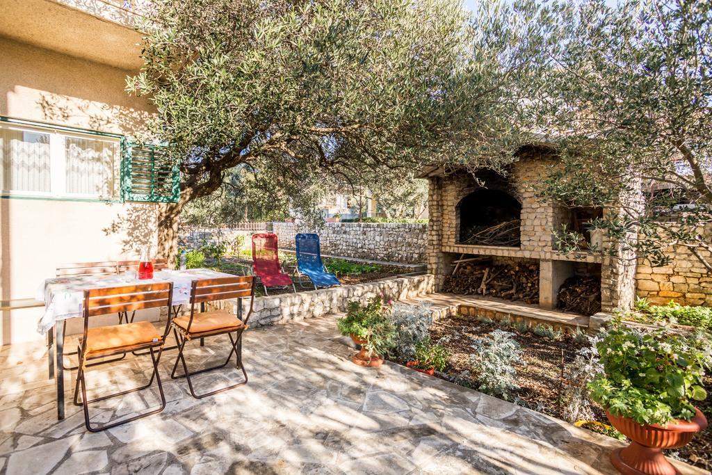 Apartment Srecko Vinisce Luaran gambar
