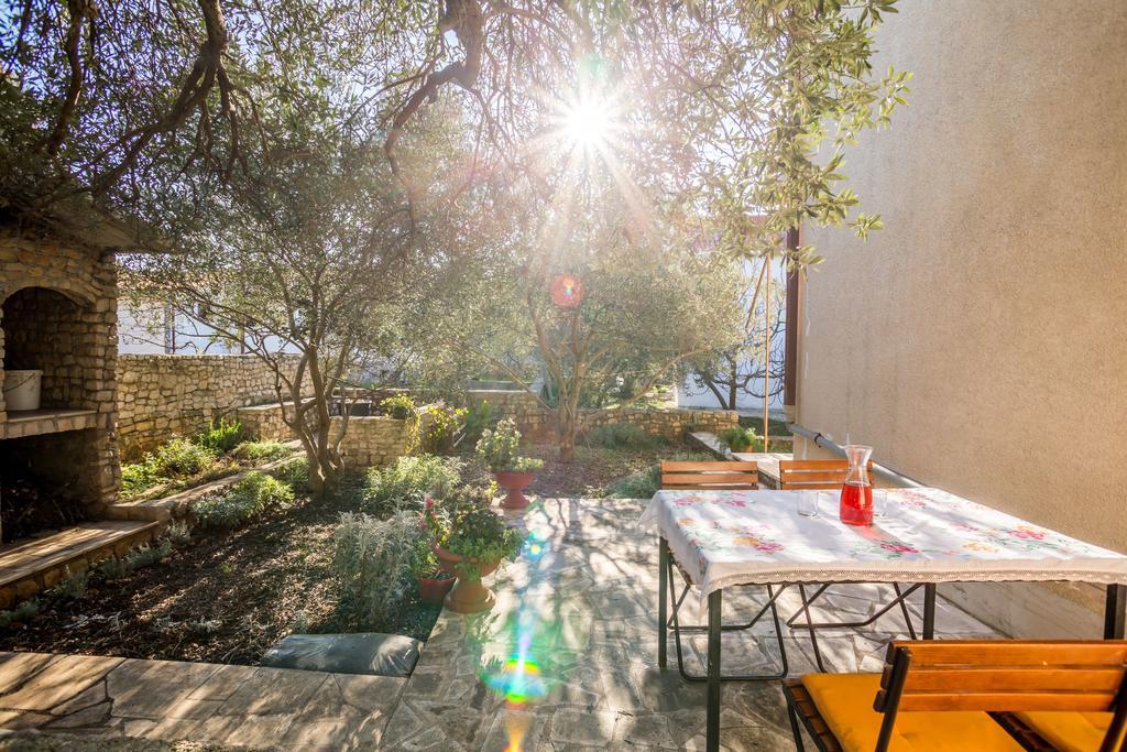 Apartment Srecko Vinisce Luaran gambar