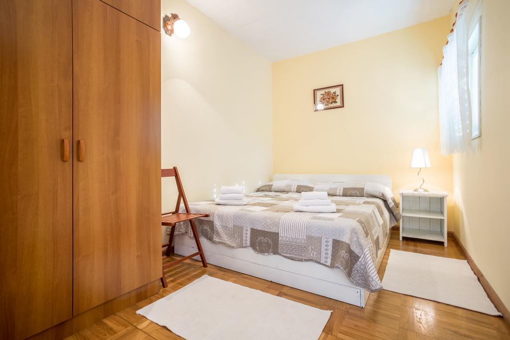 Apartment Srecko Vinisce Luaran gambar